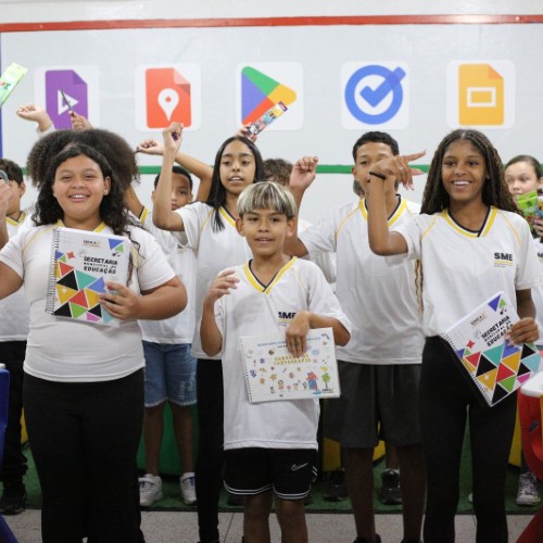 Prefeitura de Volta Redonda inicia entrega de kits escolares para alunos da rede municipal de ensino